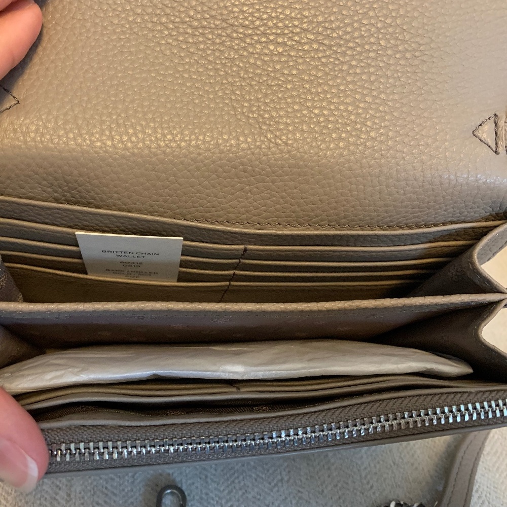 Tory Burch Britten Chain Wallet - Picture 5 of 16